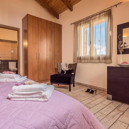 Astarte Villas - Kyveli Luxurious Private Villa Gaitani Oda fotoğraf