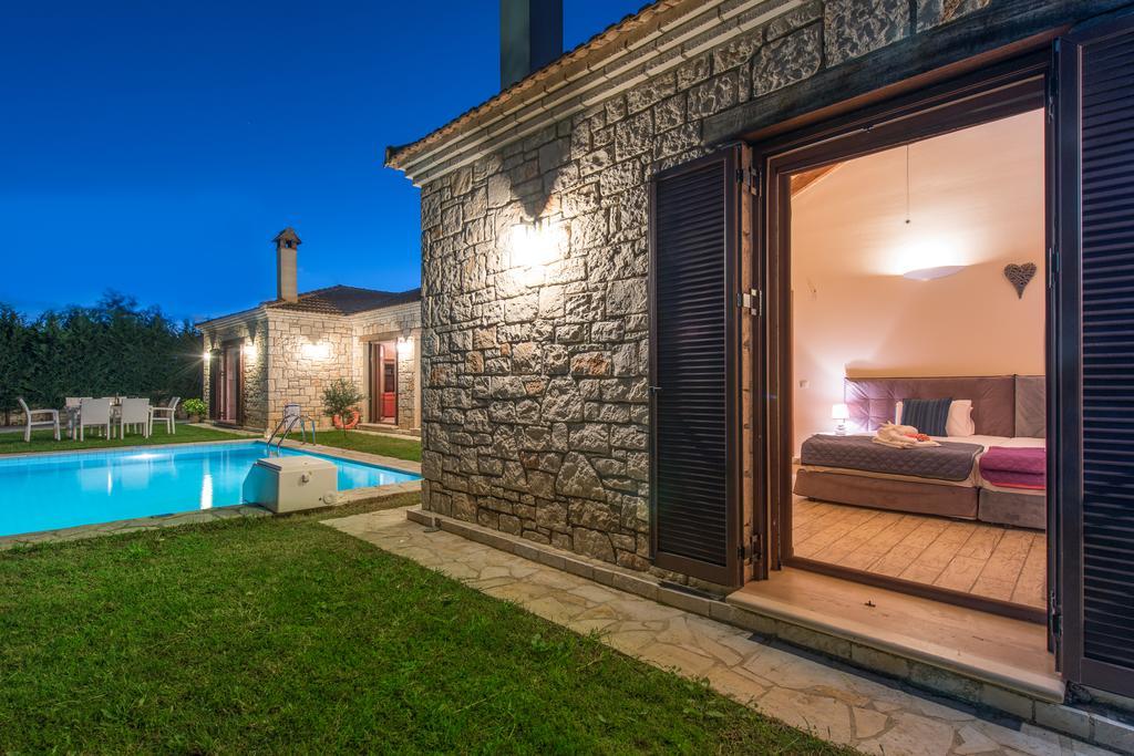 Astarte Villas - Kyveli Luxurious Private Villa Gaitani Oda fotoğraf