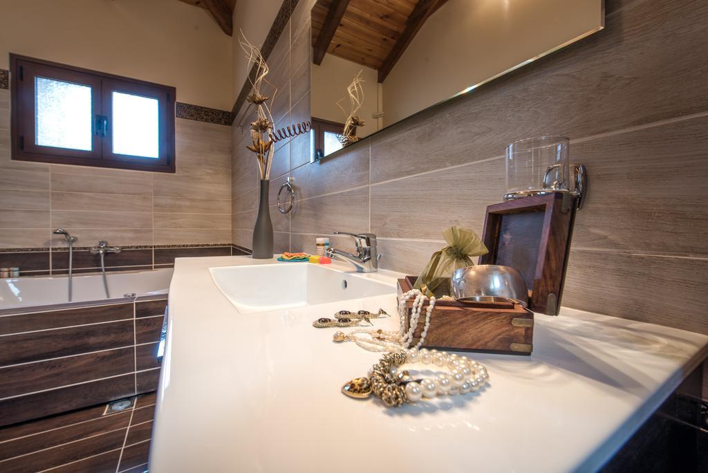 Astarte Villas - Kyveli Luxurious Private Villa Gaitani Oda fotoğraf