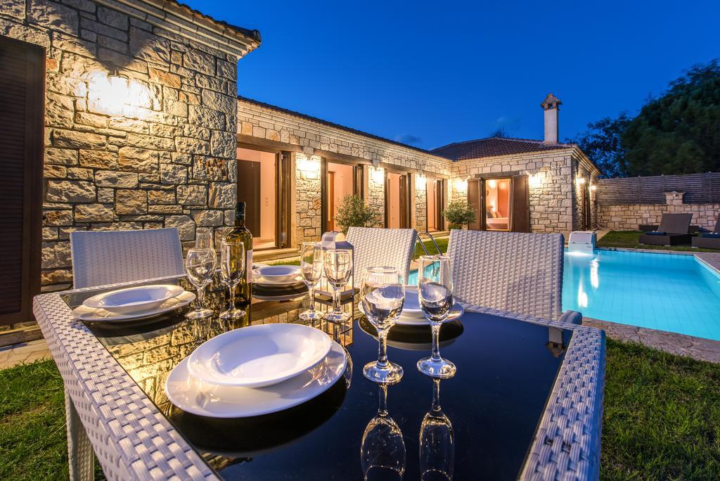Astarte Villas - Kyveli Luxurious Private Villa Gaitani Oda fotoğraf